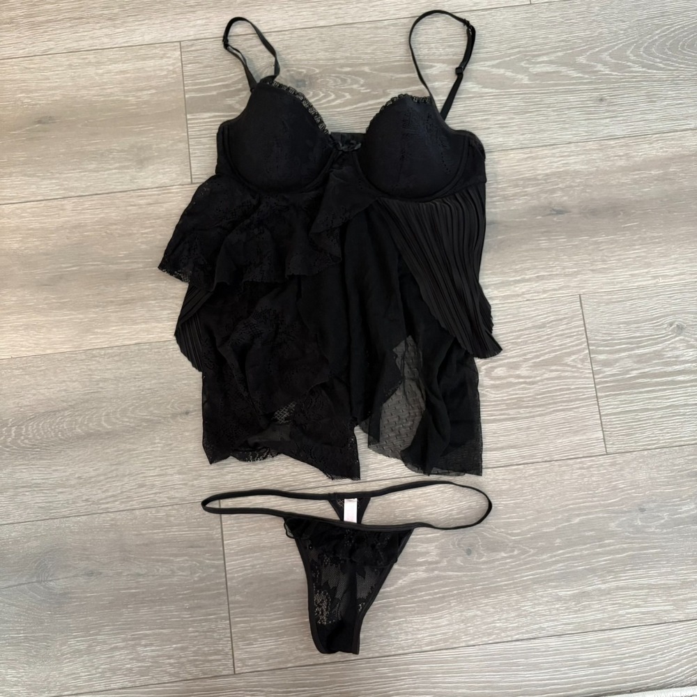 Victoria's Secret Womens Black Ruffle Pleated Babydoll 2 Piece Set Size M (36B)